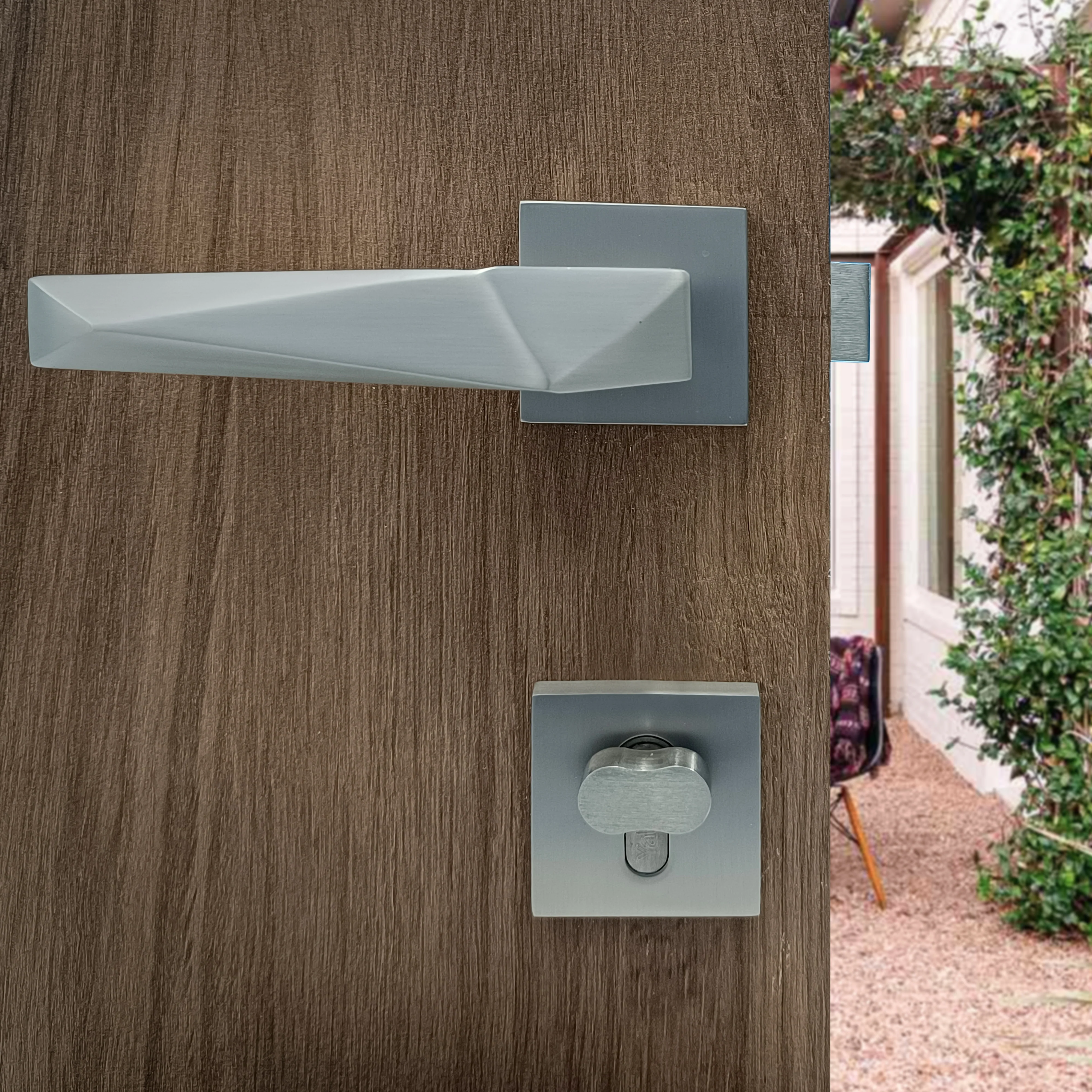 SM-01-01-01 Yale SM series Mortise Lock Comboset with Rose and Escutcheons, Cylinder with Knob inside and keys Outside, SS Finish - Image 5