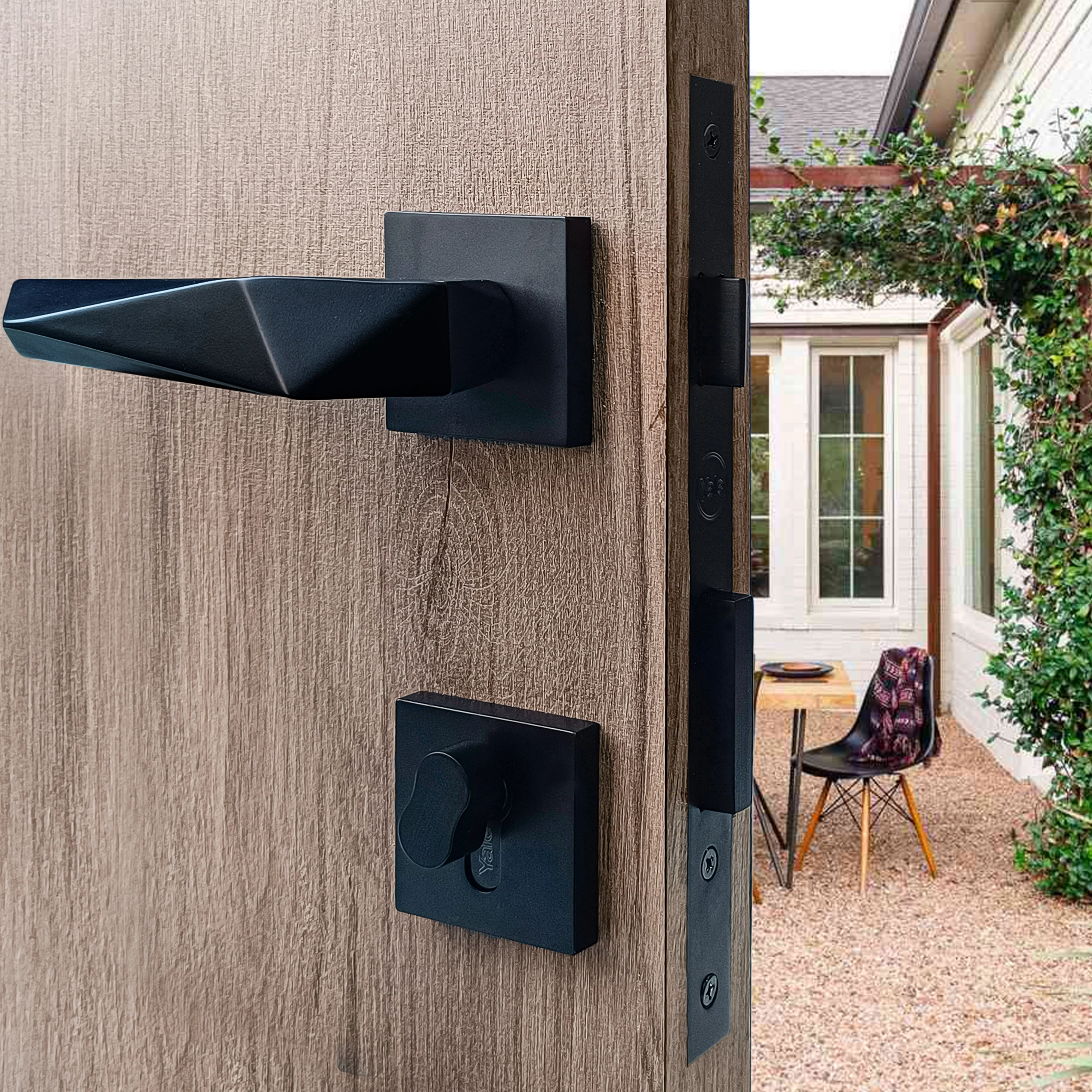 SM-01-01-03 Yale SM series Mortise Lock Comboset with Rose and Escutcheons, Cylinder with Knob inside and keys Outside, Black Finish - Image 5