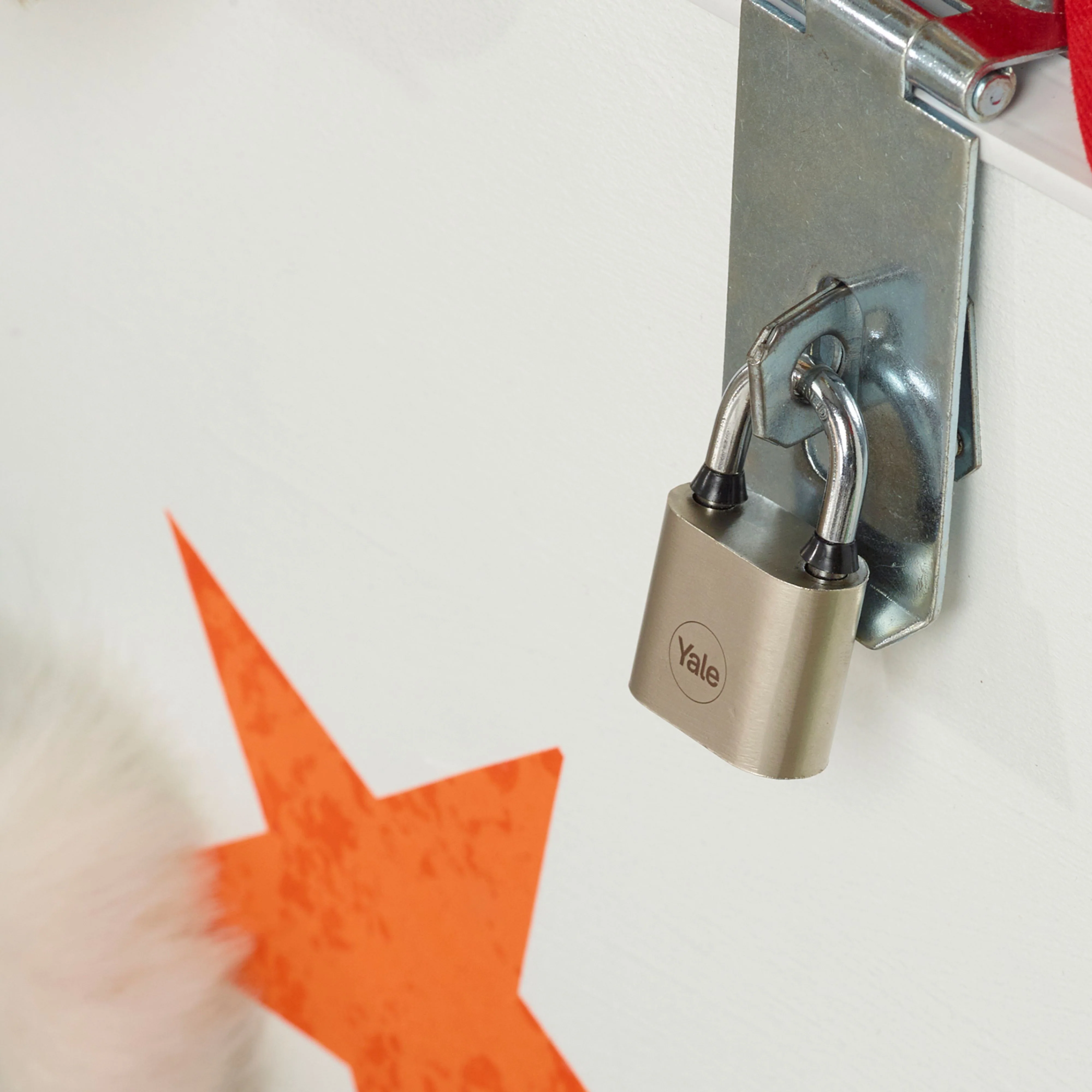 Y112/50/128/1 Yale 50mm Iron Disc Padlock (Pack of 2) with 3 Retaining Keys (With each lock) (Silver Finish) - Image 10