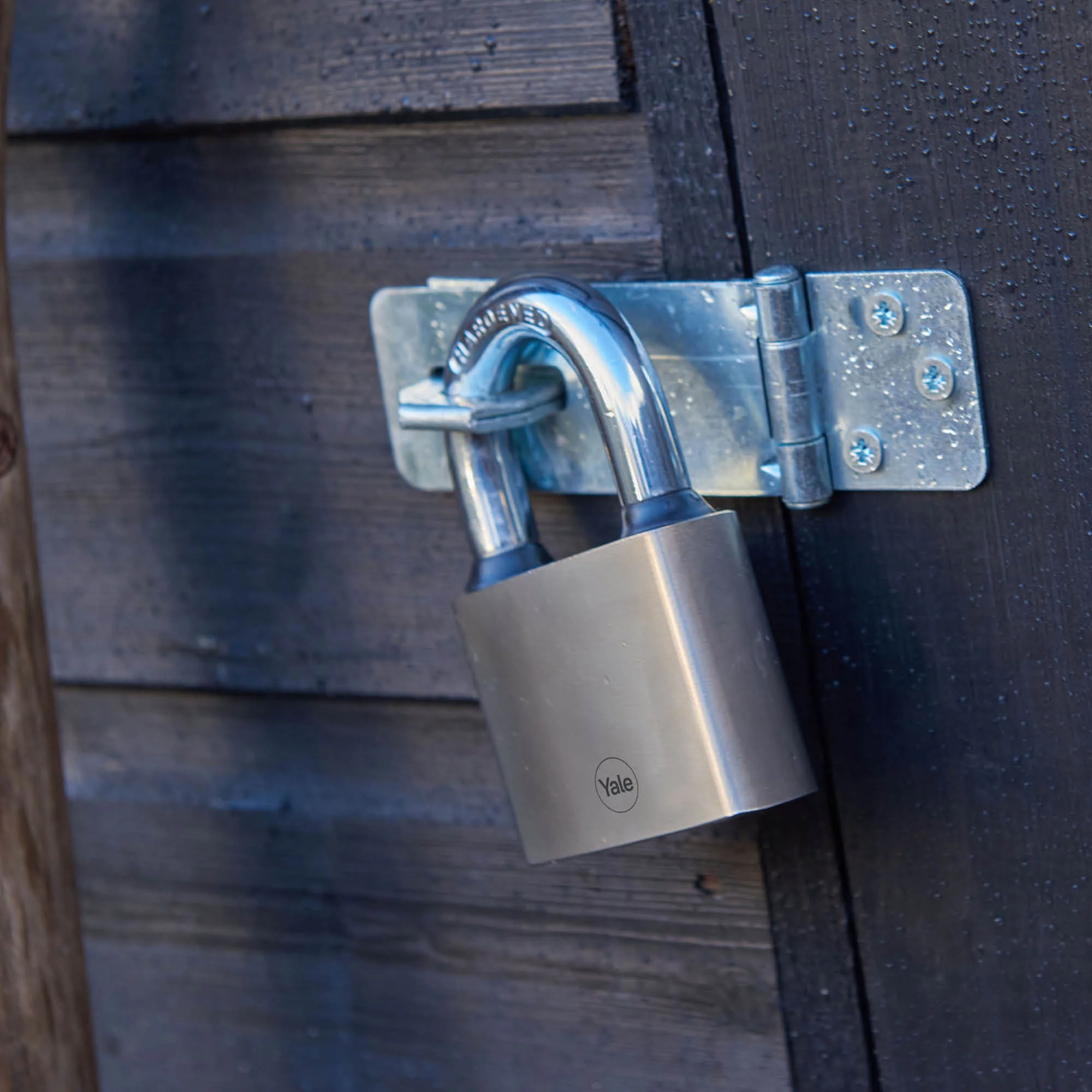 Y112/50/128/1 Yale 50mm Iron Disc Padlock (Pack of 2) with 3 Retaining Keys (With each lock) (Silver Finish) - Image 5