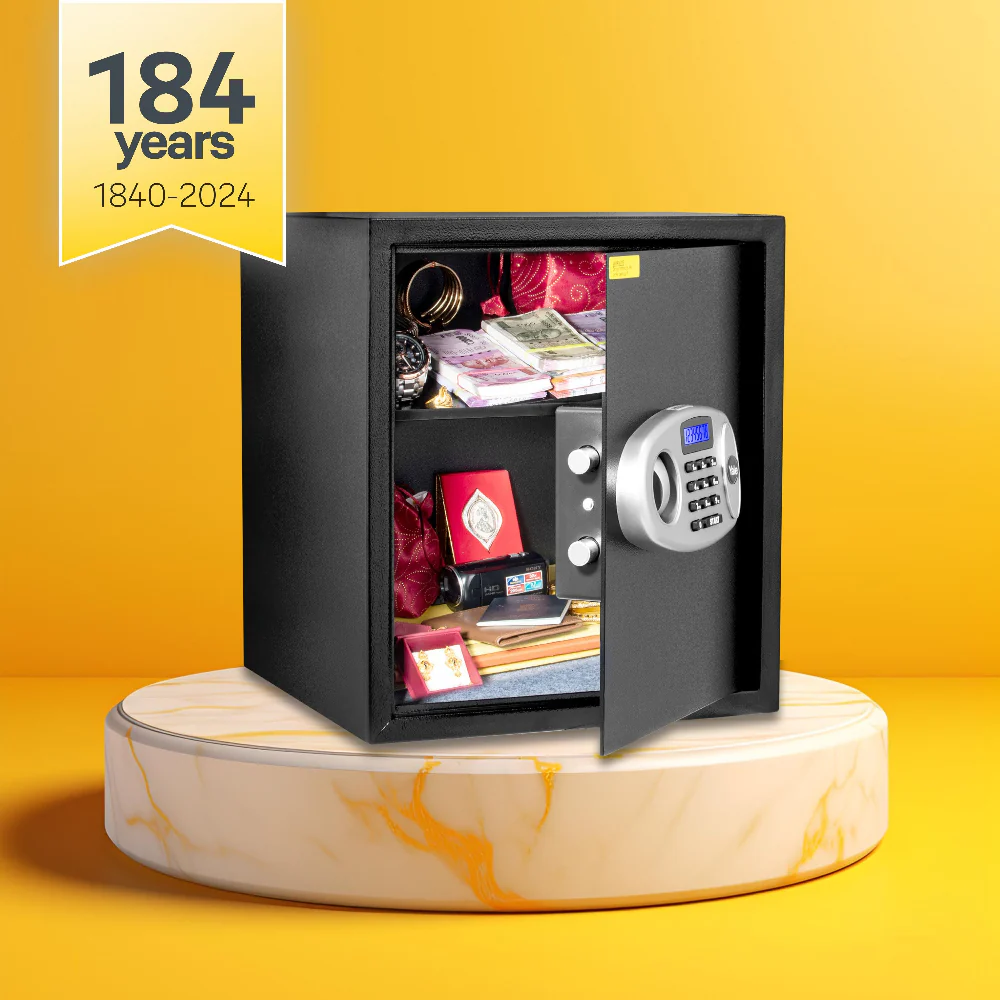 Yale YSS/390/DB2 Standard Large Electronic Safe locker with Pincode Access- 41 litres, Black - Image 3