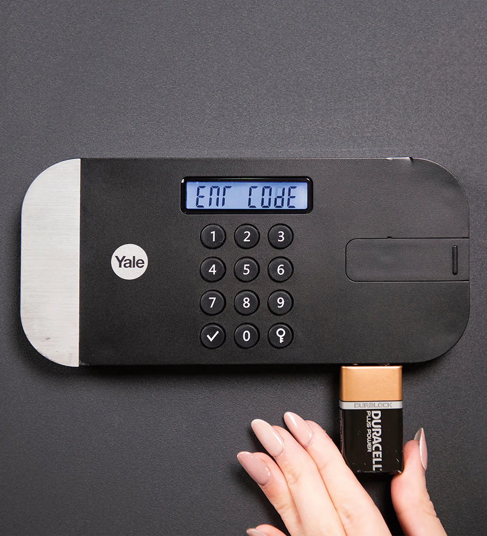 YLEM/200/EG1 Maximum Security Laptop Digital Safe, PIN, Black - Image 4