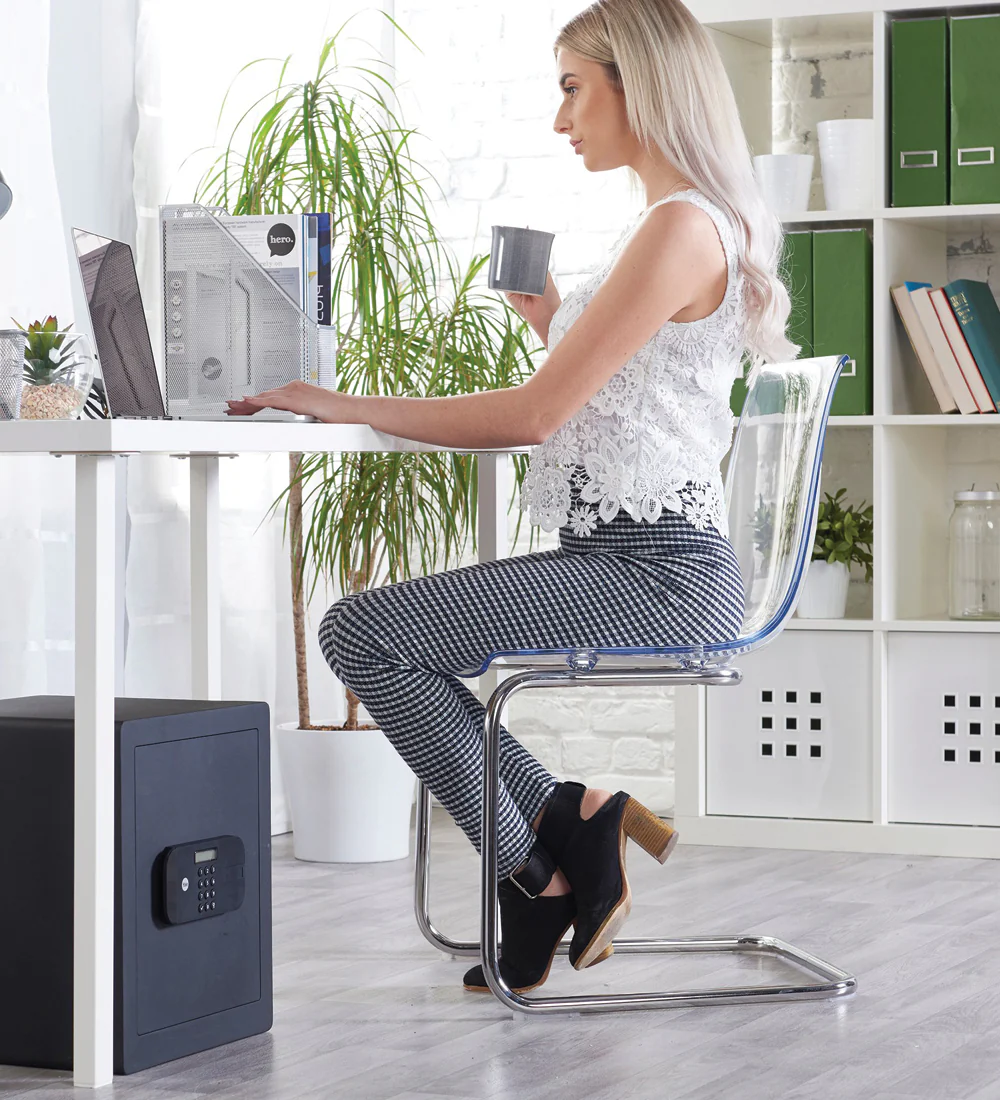 YLEM/200/EG1 Maximum Security Laptop Digital Safe, PIN, Black - Image 8